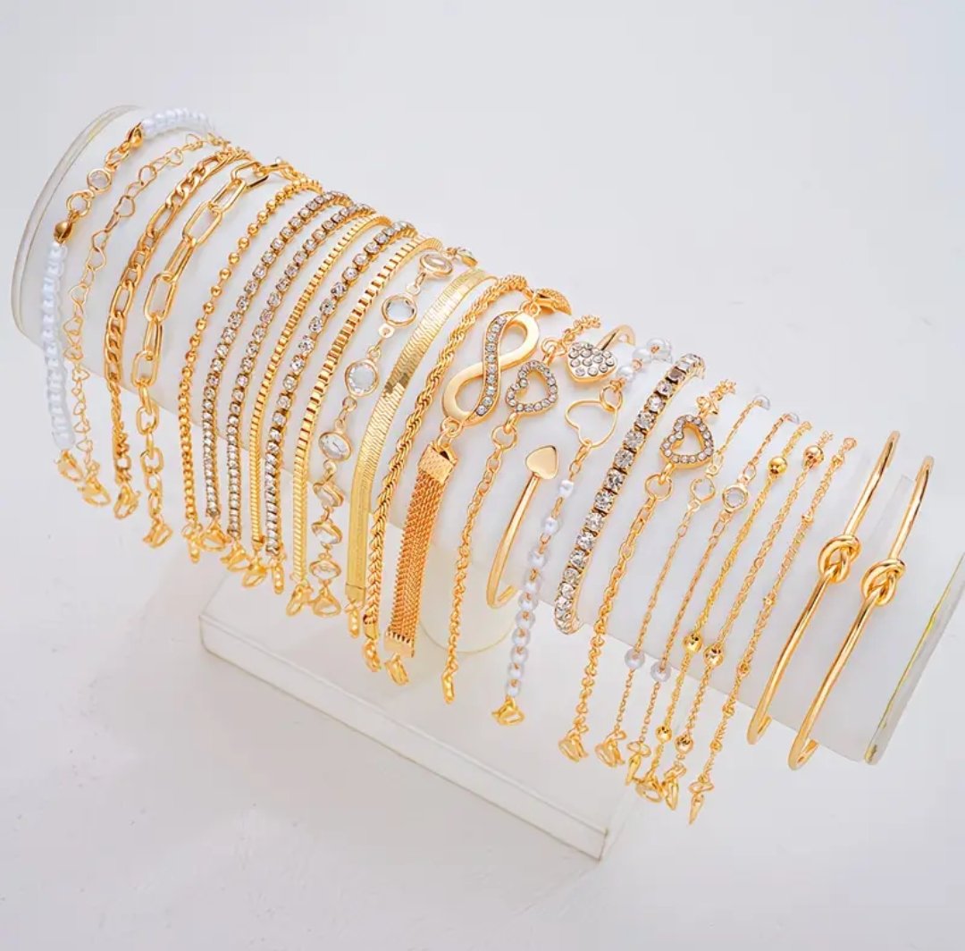 Random 15pcs Women's Fashion Bracelet Set - Image 2