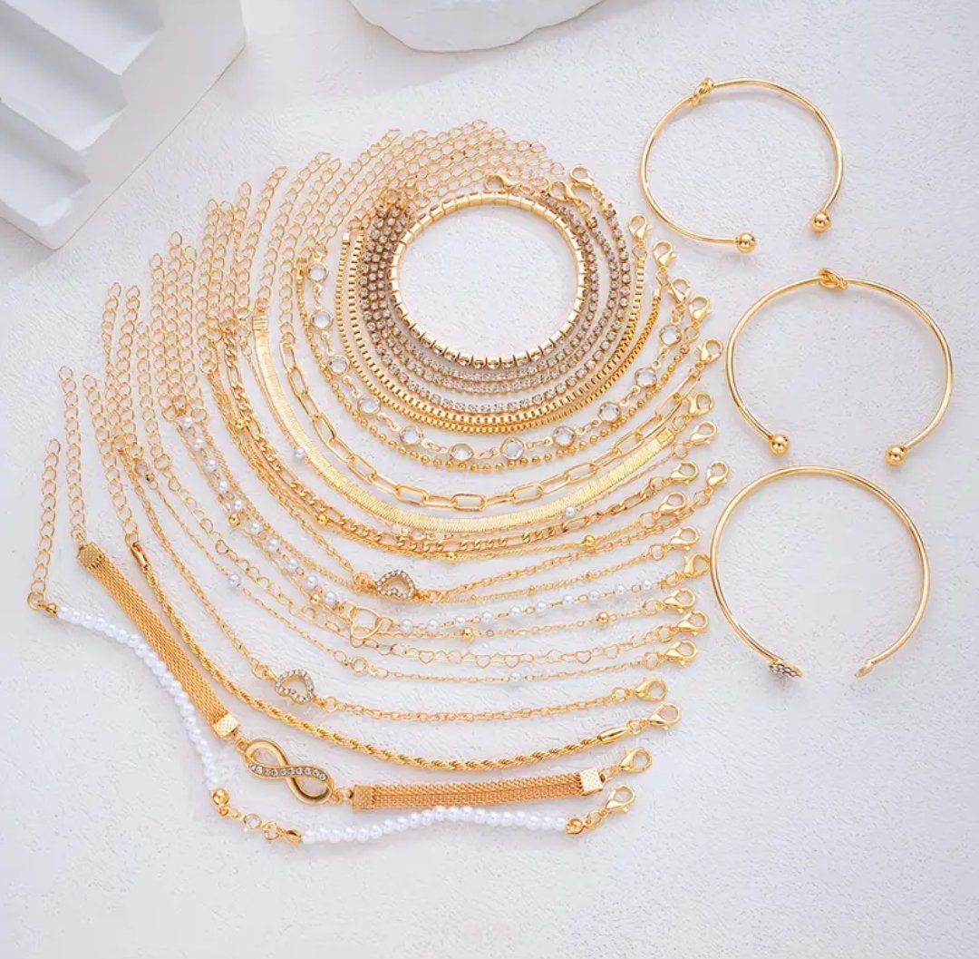 Random 15pcs Women's Fashion Bracelet Set - Image 4