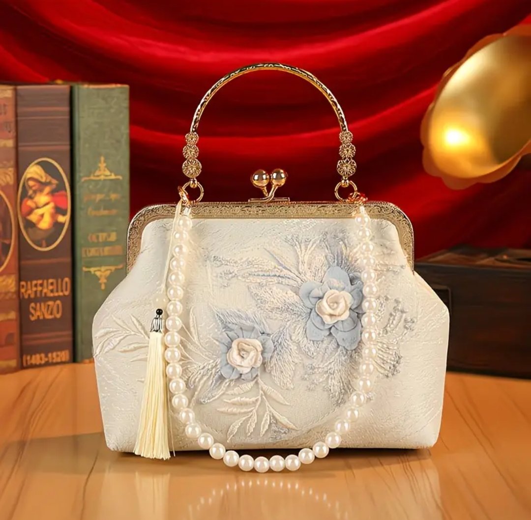Elegant Floral Lace Evening Clutch with Detachable Shoulder Strap